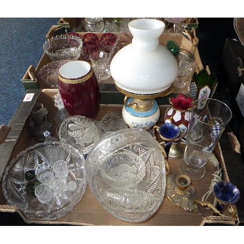 130 - A large qty of misc glass ware af (4)