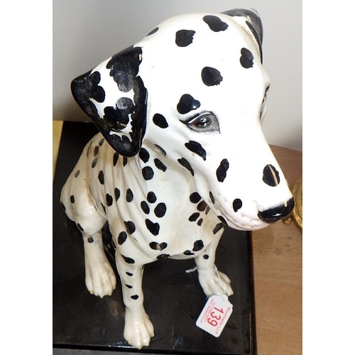 139 - A Beswick Dalmation 2271, af small chip to nail