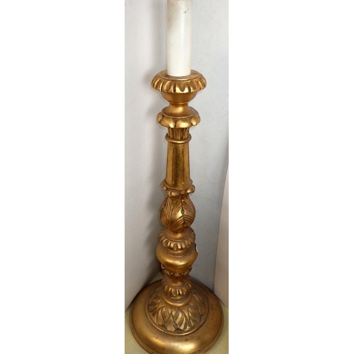 148 - A pair of modern table lamps and a large gilt stand (3)