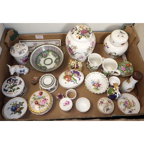 194 - A qty of Royal Crown Derby and misc floral ceramics (2)