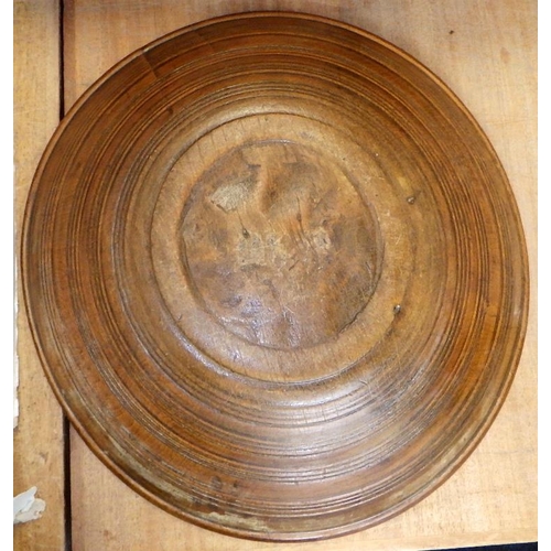 208 - A large wooden bowl 45cm diameter together with further bowls and baskets (qty)