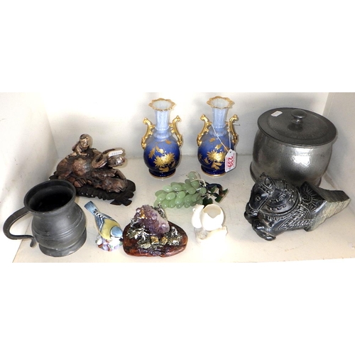 239 - A group of misc collectables to inc a heavy carved and polished stone / marble horse, pewter barrel,... 