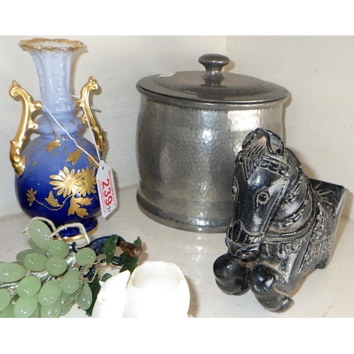 239 - A group of misc collectables to inc a heavy carved and polished stone / marble horse, pewter barrel,... 