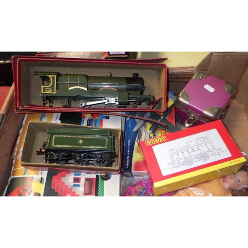 217 - A group of vintage toys to inc Lego, Airfix, doll, marbles together wit Meccano sets (4)