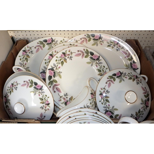 45 - A large qty of Wedgwood Hathaway table ware (3)