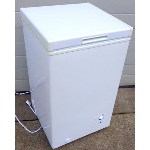 793 - A Curry's Essential small chest freezer