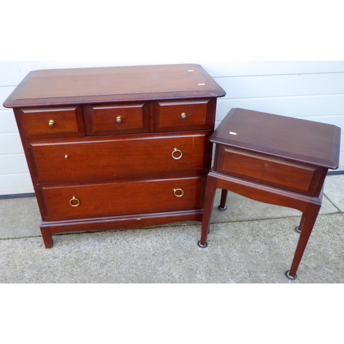 838 - A Stag Minstrel chest of drawers and bedside table, missing two handles, finish a/f