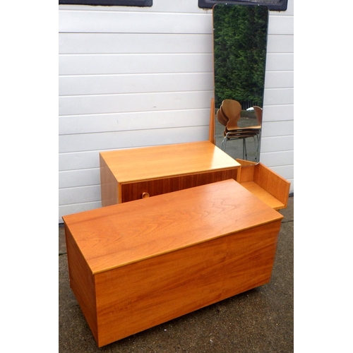 899 - A Meredew dressing table together with a teak blanket box (2)