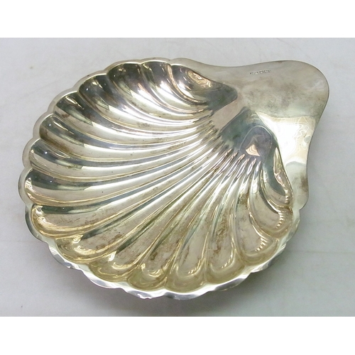 32358
A shell-shaped dish, silver early 20th cent.  238 x 281mm / 320g