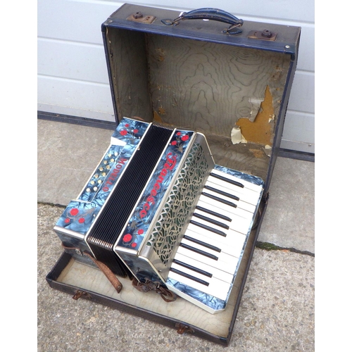 888 - A Francesco Modello piano accordian, with case