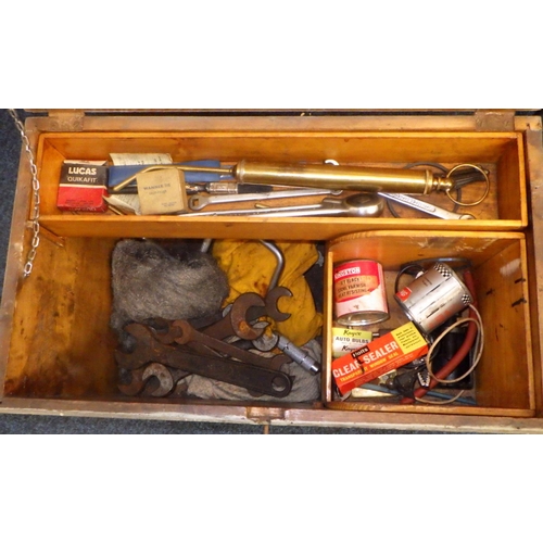 13 - A joiners' tool chest and contents