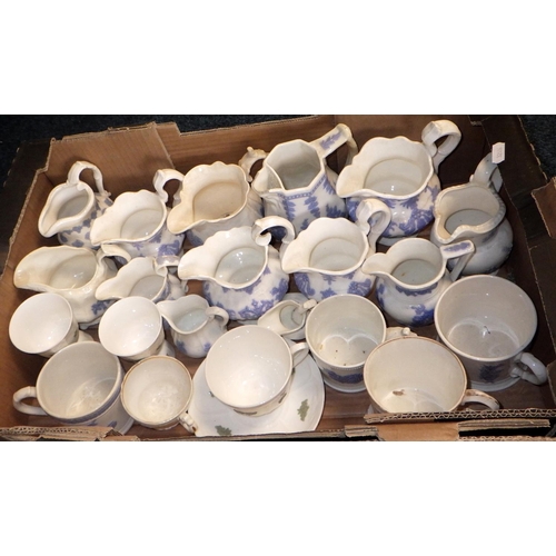 67 - A very large qty of similar matching dinner ware, Blue Chelsea af. Daisy Bank Adderley