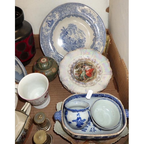 158 - A qty of misc ceramics and collectables