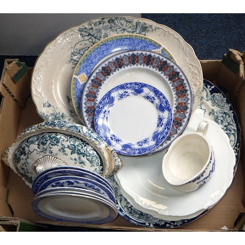 165 - A qty of misc ceramic plates etc af (3)