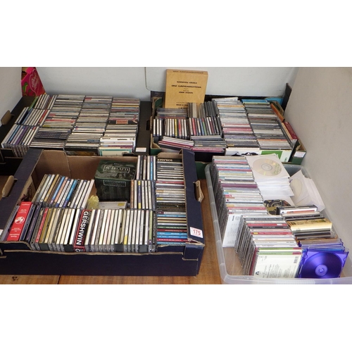 175 - A large qty of misc CDs, mainly classical (4)