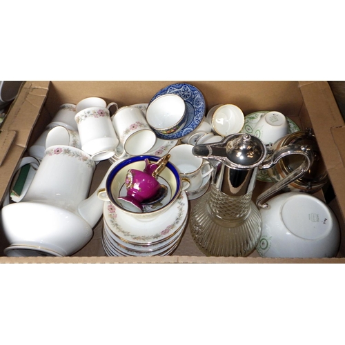 233 - A large qty of misc ceramics & collectables (5)