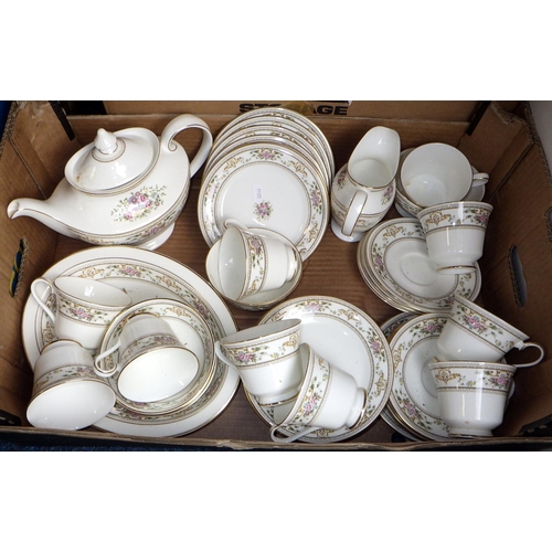 264 - A qty of Royal Doulton dinner & tea service (2)