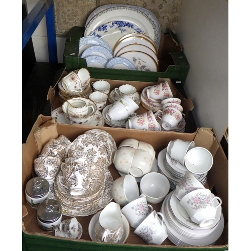 266 - A qty of misc tea wares and plates to inc Colclough, Spode plates etc (3)