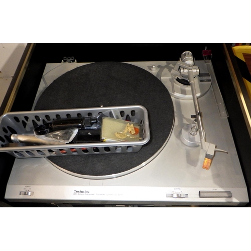 281 - A Technics Hi-Fi system to inc Wharfedale speakers and a Phillips disc player
All electricals sold a... 