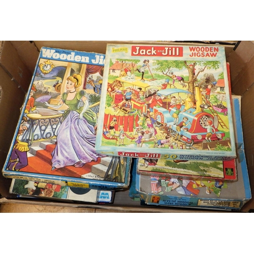 355 - A qty of vintage jigsaws af