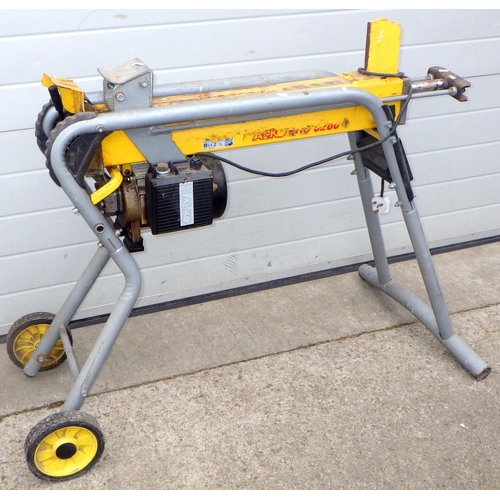 602 - An Al-ko electric log splitter