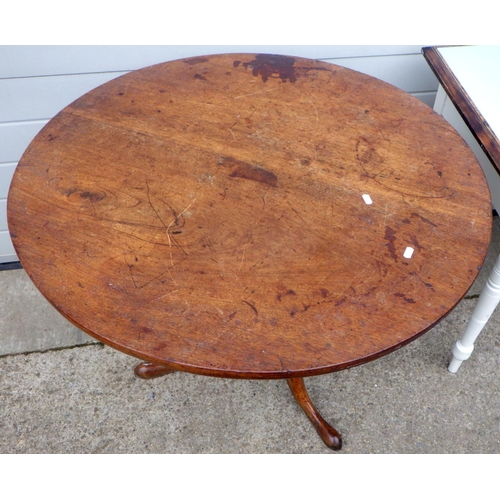 651 - A formica topped side table together with a tripod table, top fixed, leg repaired (a/f) (2)