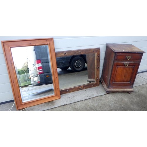 680 - An Edwardian coal purdonium, missing liner together with two mirrors (3)