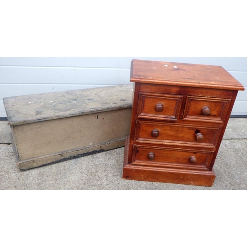 753 - A pine box and a small chest of drawers (2)