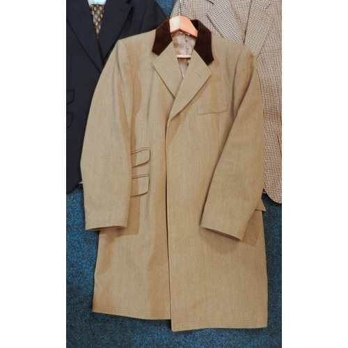 350 - A Burberry gent's puppytooth tweed two-piece suit, English-made, size 40 R (Euro 50), slim fitting; ... 