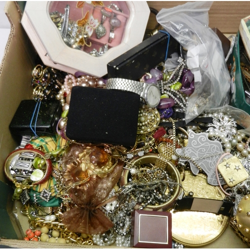 354 - A qty of costume jewellery incl white metal; various badges etc.