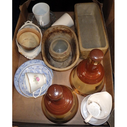 282 - A large qty of misc ceramics & collectables (5)