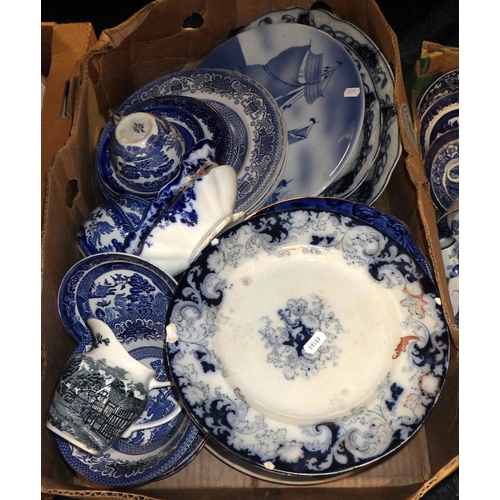 312 - Three boxes of misc blue & white ceramics af (3)