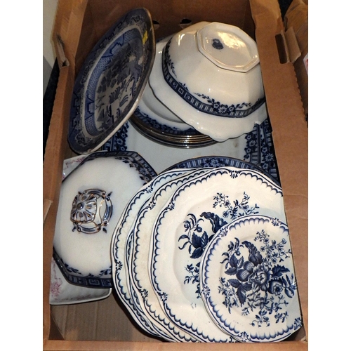 312 - Three boxes of misc blue & white ceramics af (3)