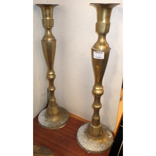 333 - A pair of gilt metal table lamps, Corinthian column table lamp and a pair of brass candlestick