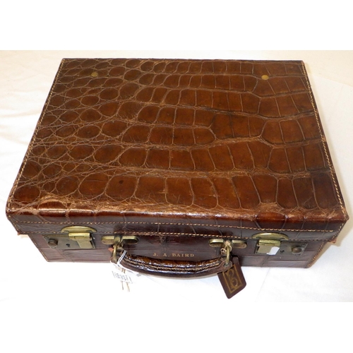 355 - A good quality Edwardian vanity case