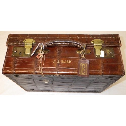 355 - A good quality Edwardian vanity case