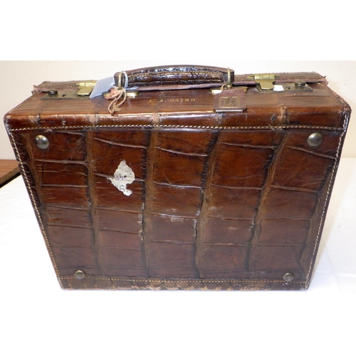 355 - A good quality Edwardian vanity case