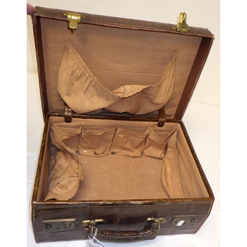 355 - A good quality Edwardian vanity case