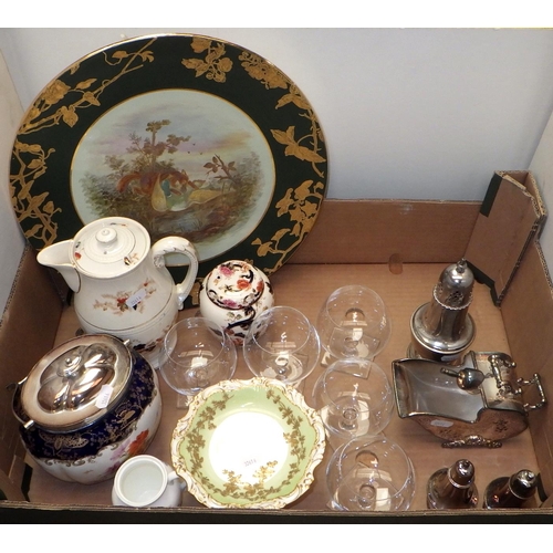 383 - A small qty of misc ceramics and metal ware