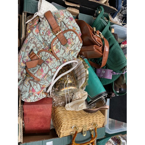 319 - A large qty of misc handbags etc (2)