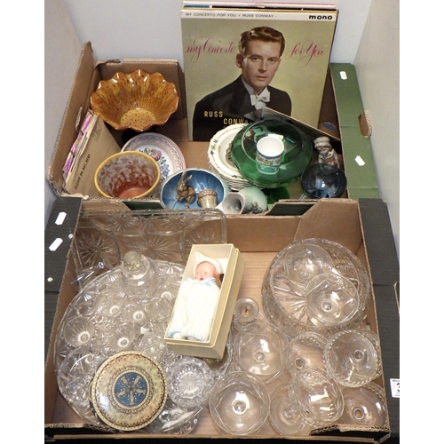 391 - Miscellaneous ceramics and glassware etc (2)