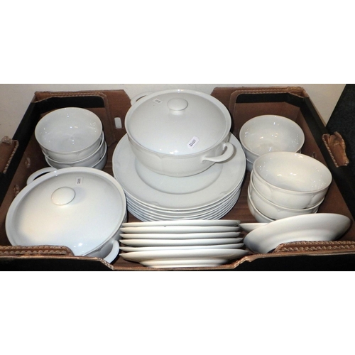 401 - A qty of St Michael dinner ware