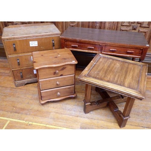 766 - A modern pine bedside chest, a coffee table, side table and a chest of drawers (4) (a/f), ex Bootham... 