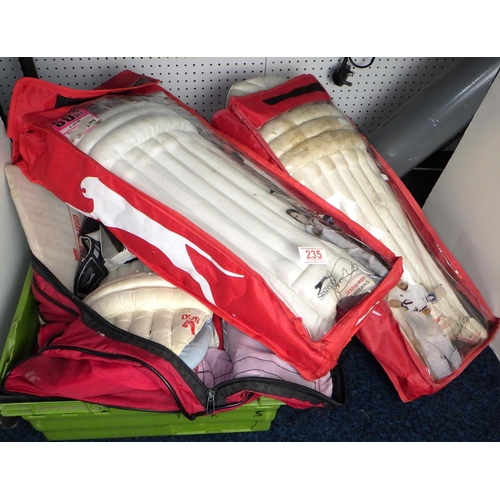 542 - A qty of cricket pads etc