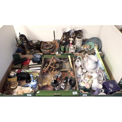 533 - A large qty of misc collectables to inc ceramics, metal wares etc AF (5)