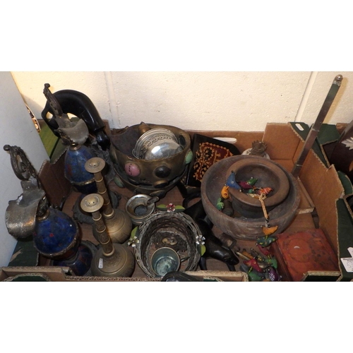 533 - A large qty of misc collectables to inc ceramics, metal wares etc AF (5)
