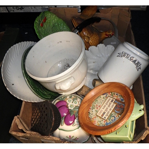 543 - Two boxes of misc kitchen wares, ceramics etc (2)