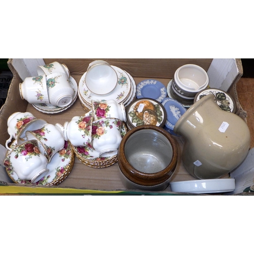 560 - Six Royal Albert trios together with miscellaneous ceramics and glassware (3)