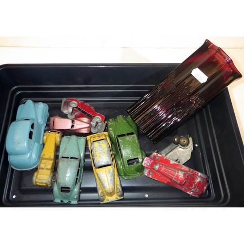 602 - A group of vintage die cast cars together with 5 vintage greetings cards and a red Avon glass vase