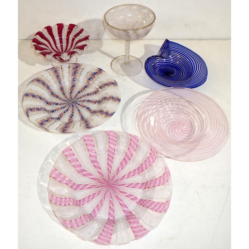 599 - A group of Venetian twisted glass plates, bowls etc (6)